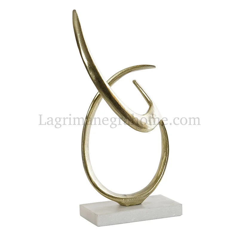 escultura aluminio dorado